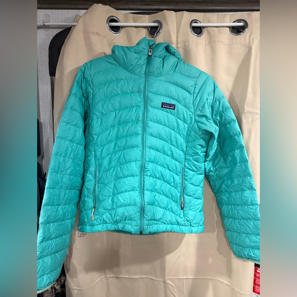 Patagonia Women’s Down Sweater Hoodie - size small - turquoise/mint/aqua/blue